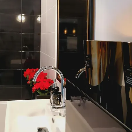 Daujoto 9 Apartamentai, *